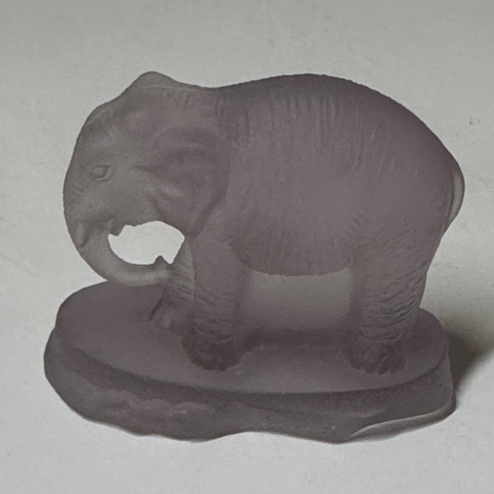 L. E. Smith Purple Satin Glass Elephant Figurine 2.5” tall